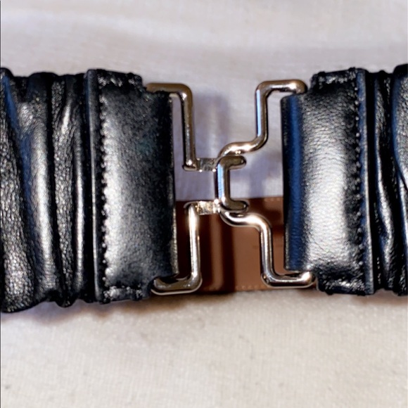 Fendi women’s Velvet FF Motif Waist Belt - sz75/30 - Picture 6 of 14